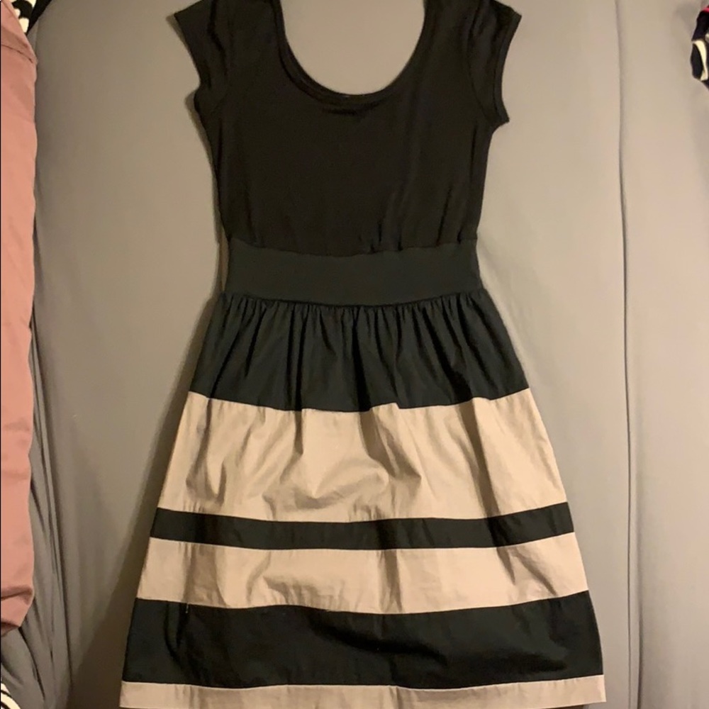 Black & Gray Striped Dress - Size: Small